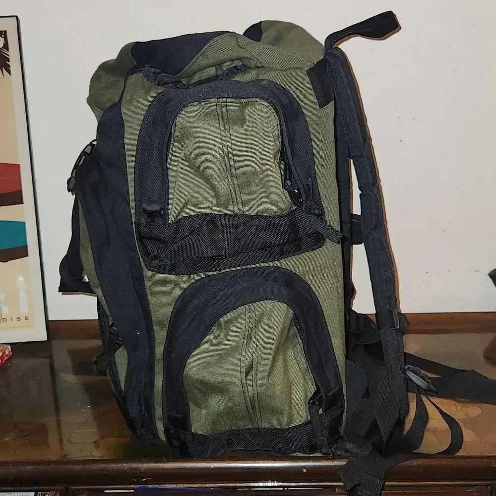 L.L. Bean Hiking Backpack - Picture 6 of 10